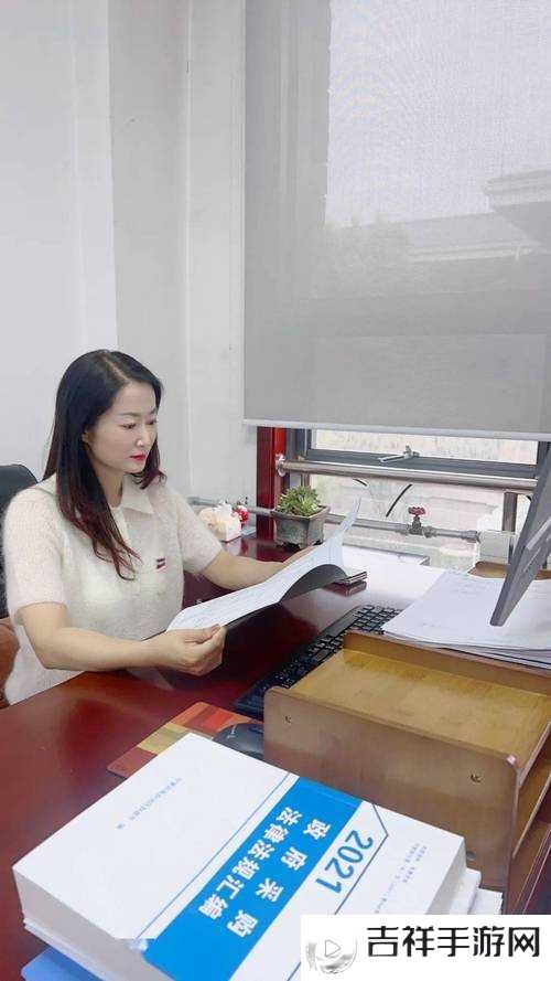 公司员工味道中字科长的独特工作风采与感悟