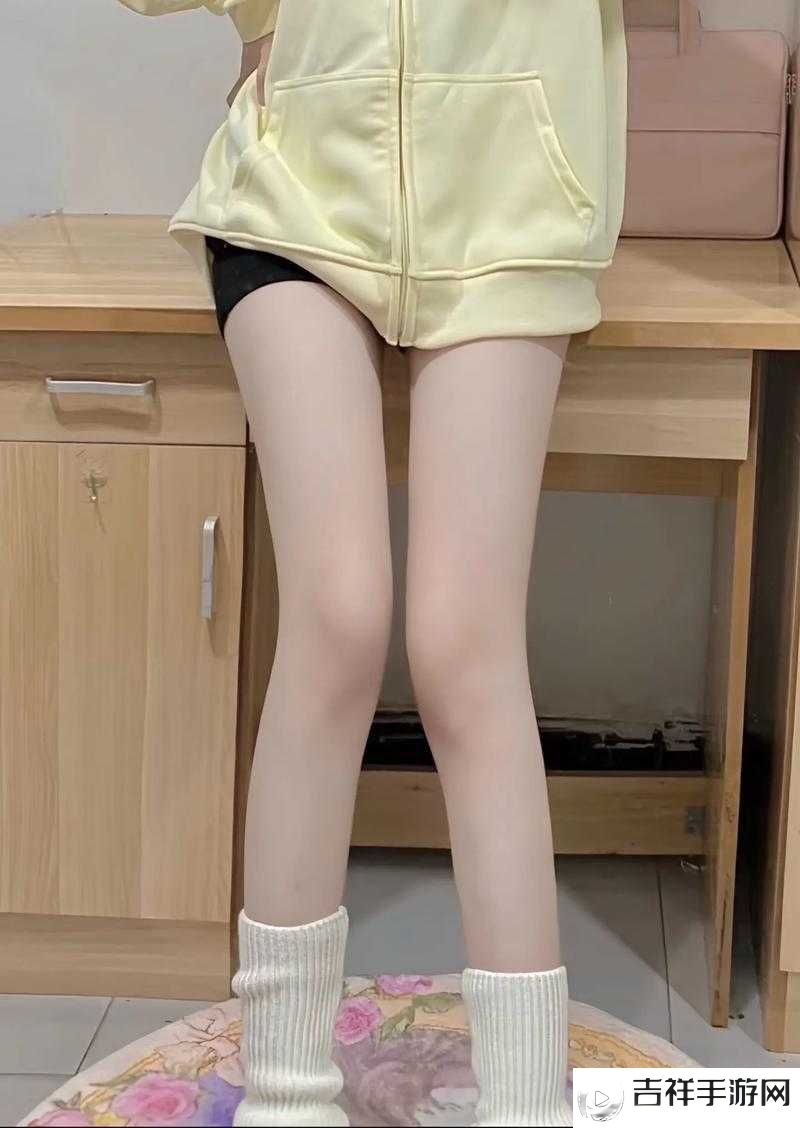 我强行扒开妹妹的腿进行不可描述行为相关内容探讨