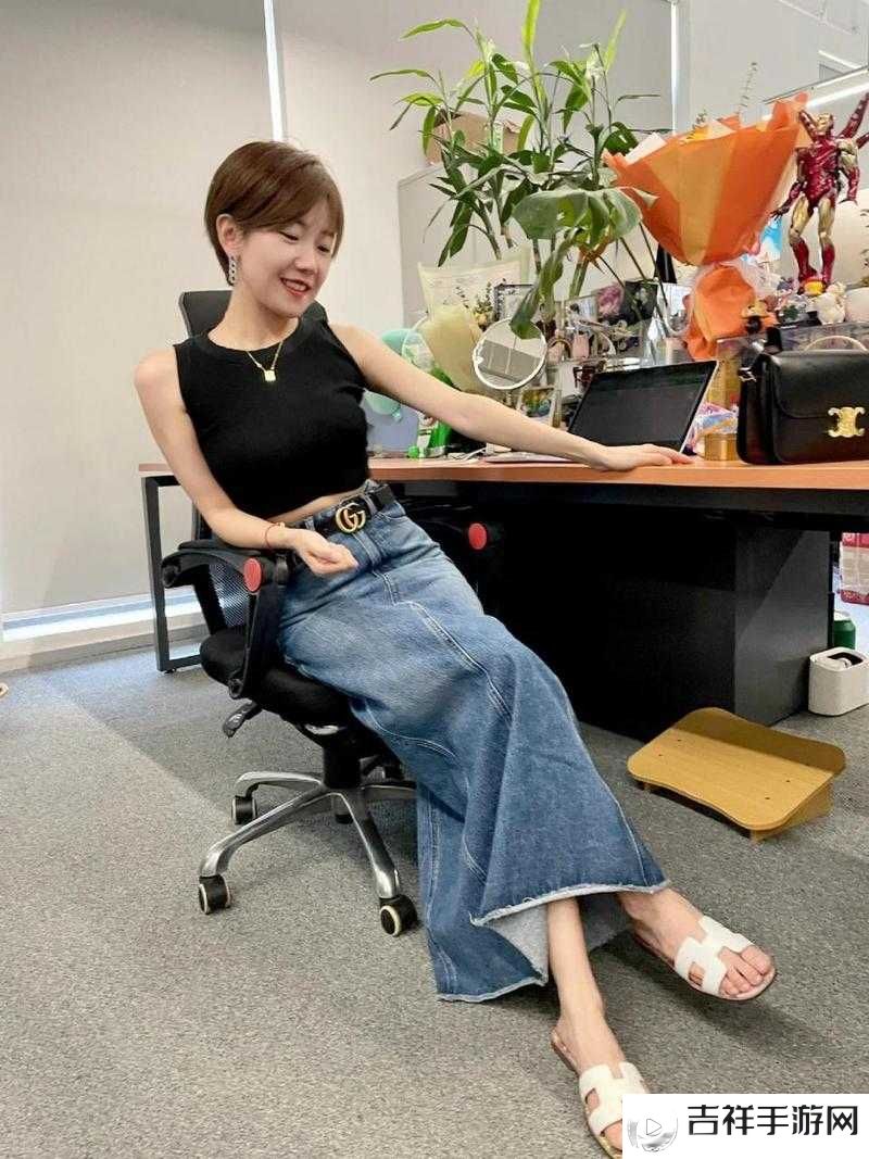 公司新来女员工:她的独特风采与职场之旅